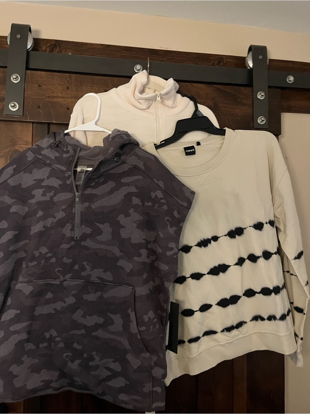 Mono B 3 Sweater bundle